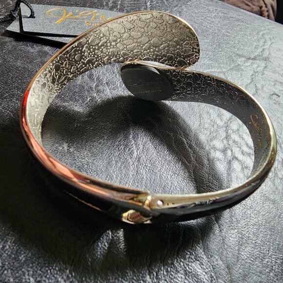 Fumi Black Leather and Silver Metal Bracelet Purse Hook - Picture 7 of 12